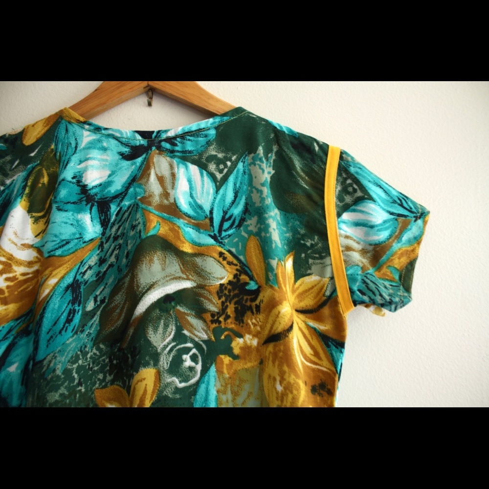 80s Vintage Hawaiian Shirt Dress in Turquoise & Gold SIZE MEDIUM - Picture 3 of 6